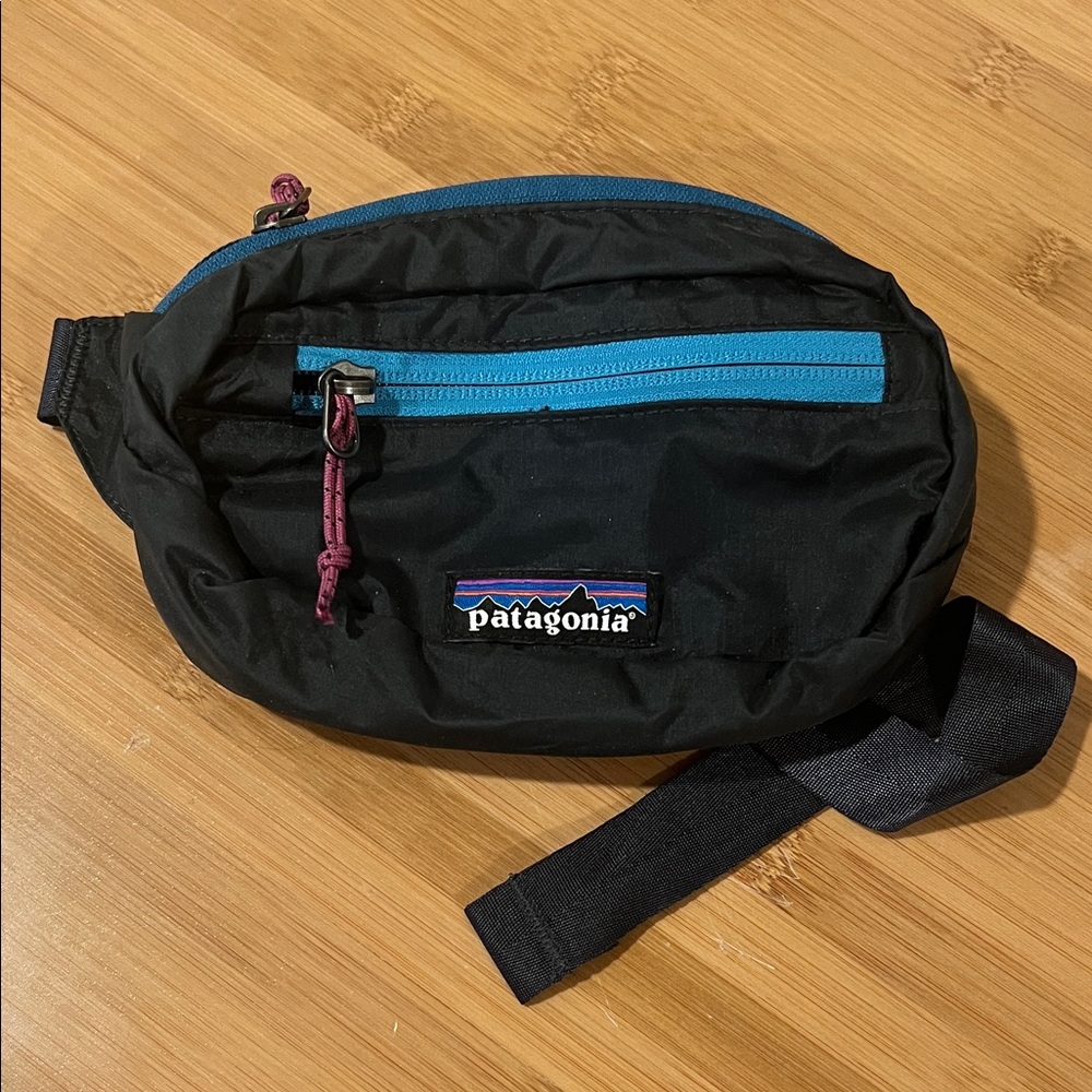 Patagonia ultralight, black hole, hip pack. Never used